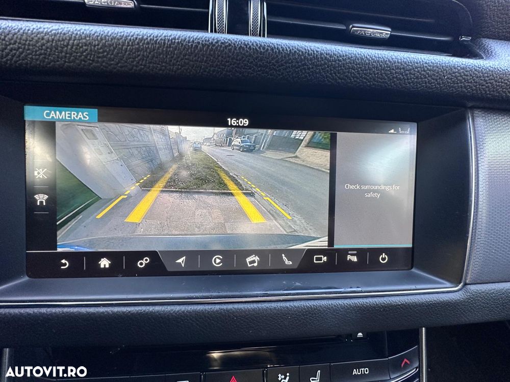 Jaguar XF 20d RWD R-Sport - 6