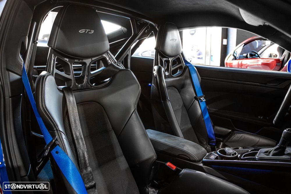 Porsche 911 (992) - 12