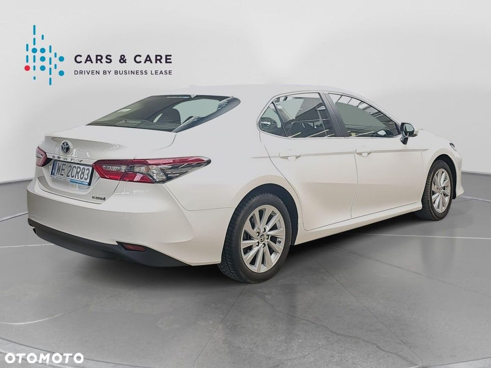 Toyota Camry 2.5 Hybrid Comfort CVT - 24