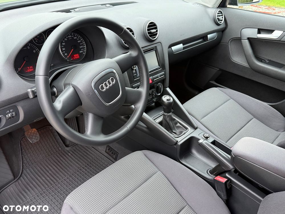 Audi A3 Sportback 1.6 Attraction - 12