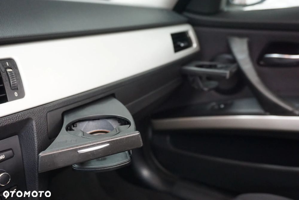 BMW Seria 3 318d - 34