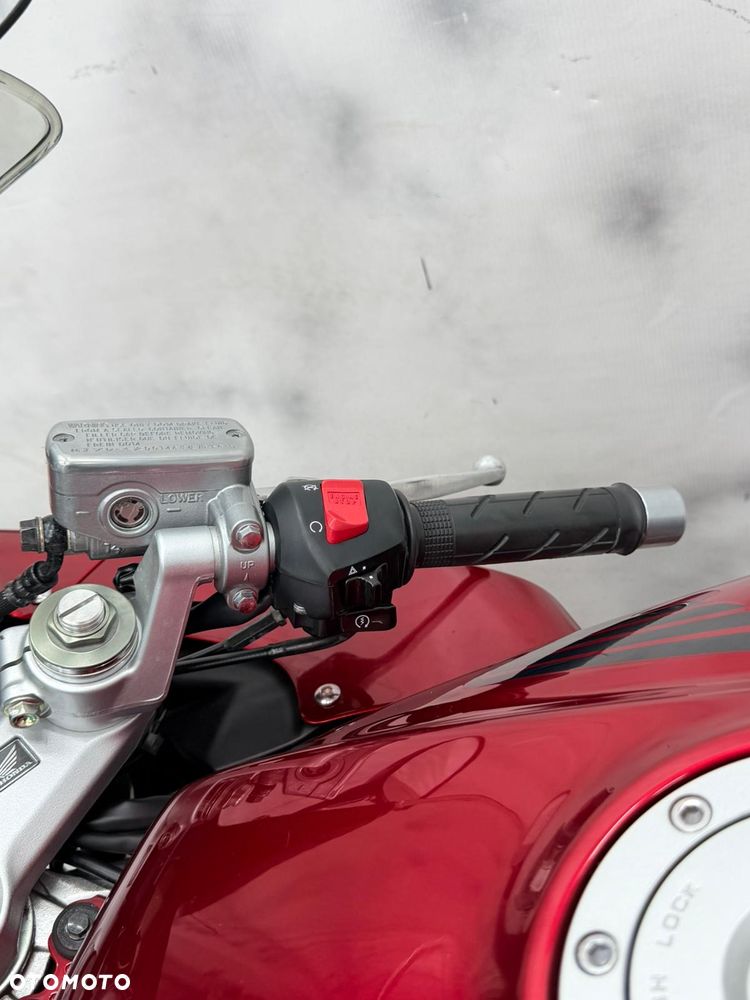 Honda VFR - 9