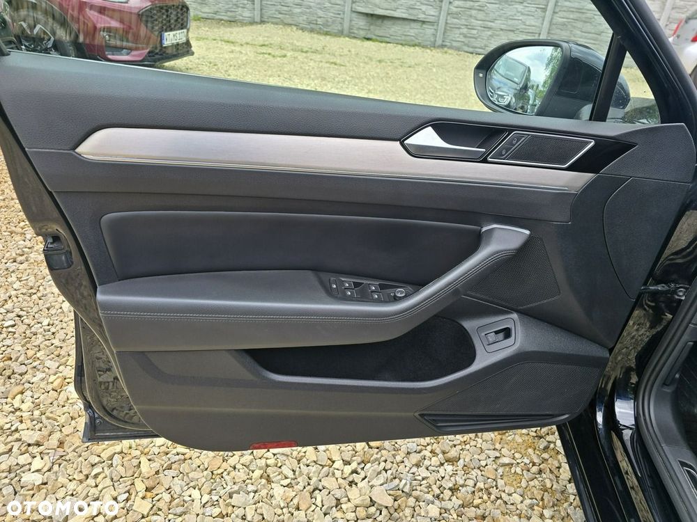 Volkswagen Passat - 23