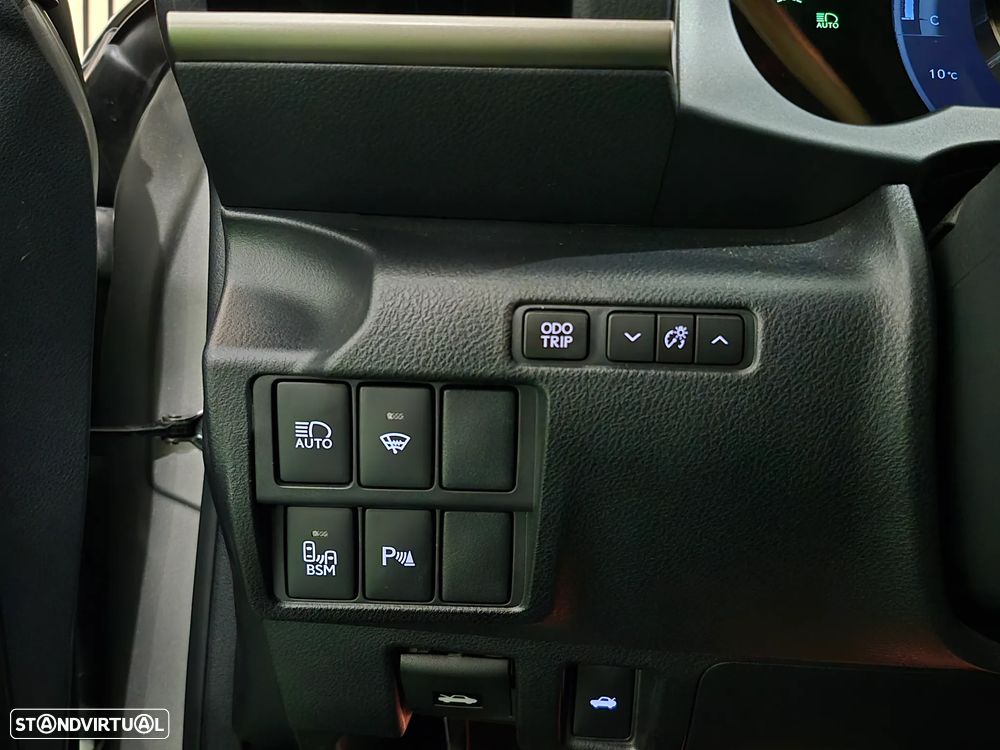 Lexus IS 200 t SPORT - 27