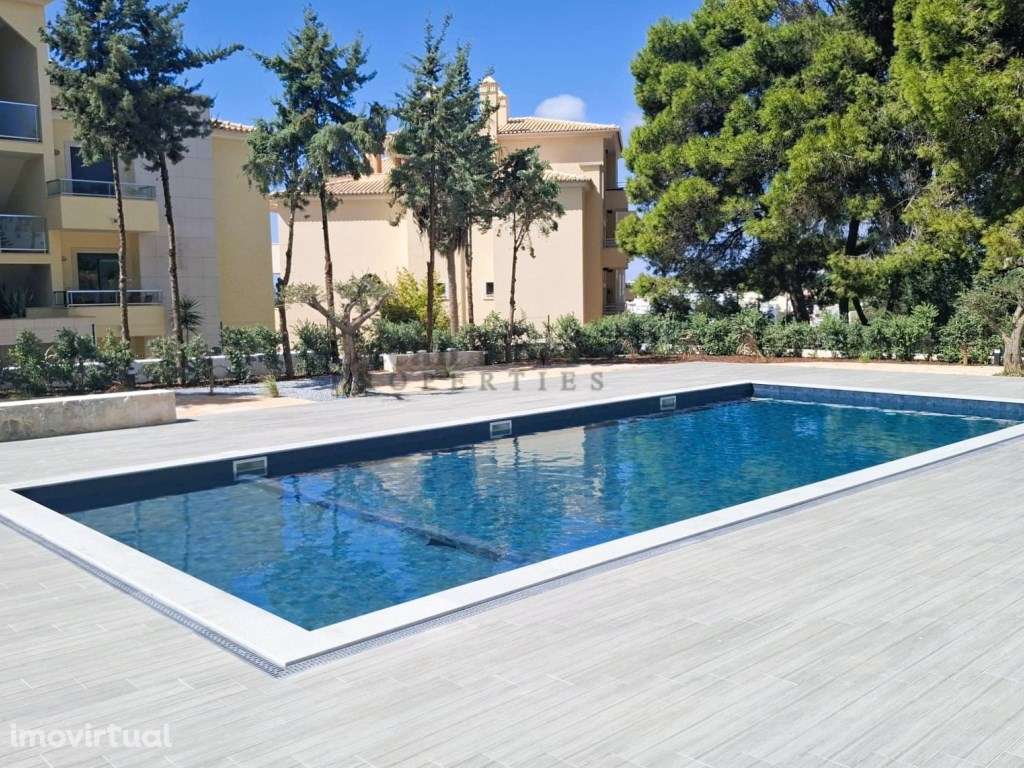 Apartamento Penthouse T2 novo com vista mar, piscina e garagem, a 7... - Grande imagem: 2/13