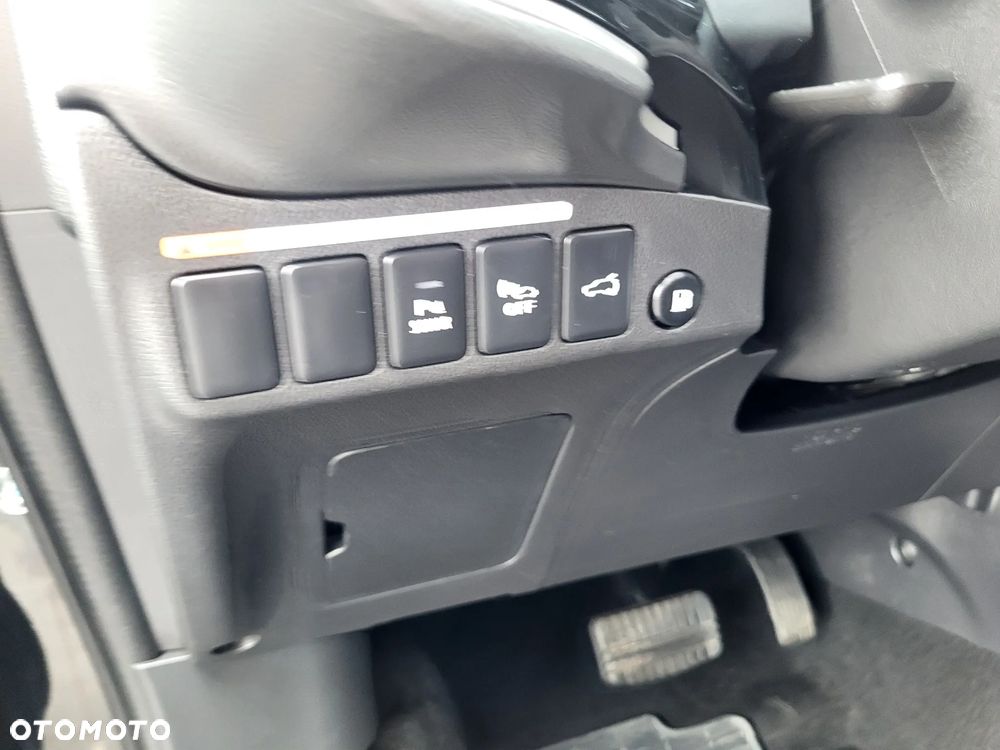 Mitsubishi Outlander 2.0 4WD Top - 23
