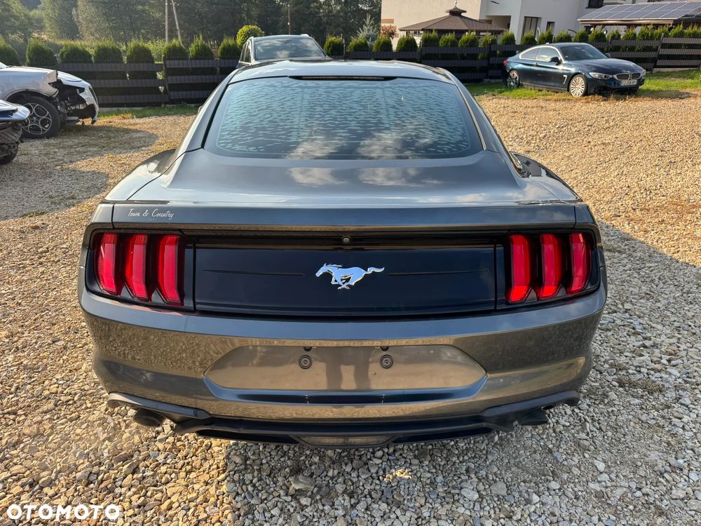 Ford Mustang Fastback 2.3 Eco Boost - 4