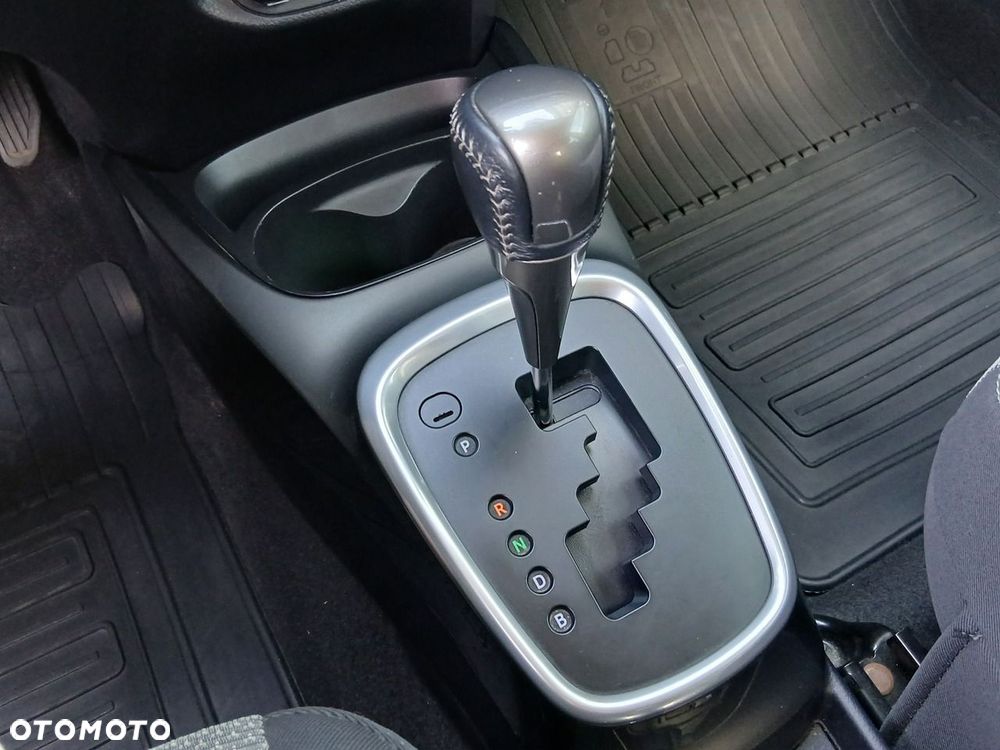 Toyota Yaris Hybrid 100 Premium EU6 - 22
