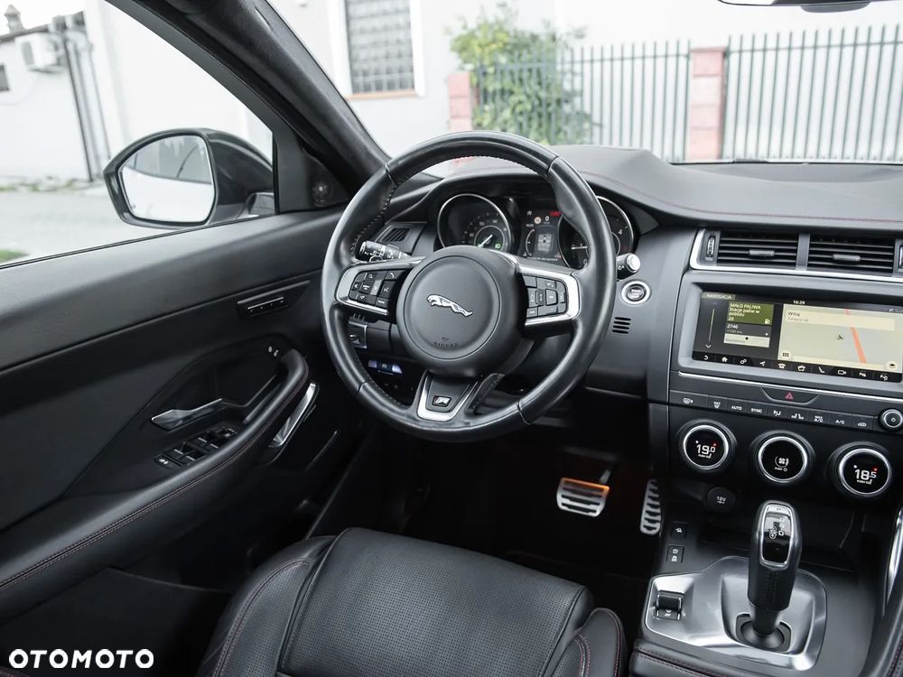 Jaguar E-Pace D180 AWD R-Dynamic S - 31