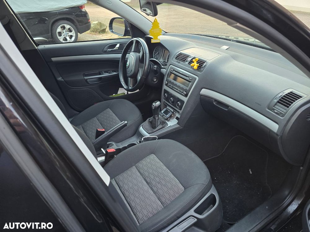 Skoda Octavia Combi 1.6 TDI DPF 4x4 Ambition - 4