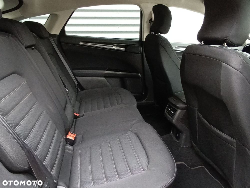 Ford Mondeo 2.0 EcoBlue Titanium - 35
