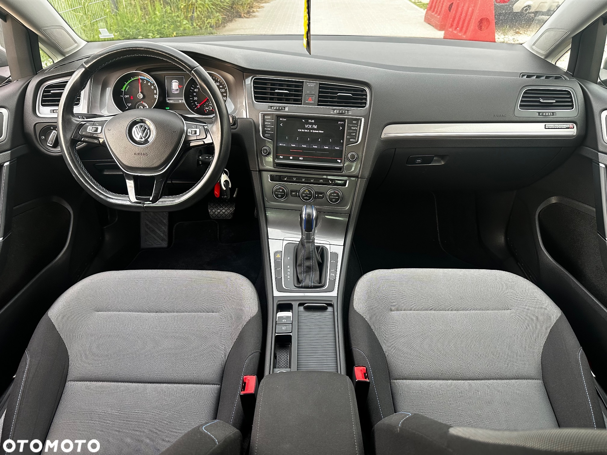 Volkswagen Golf - 18
