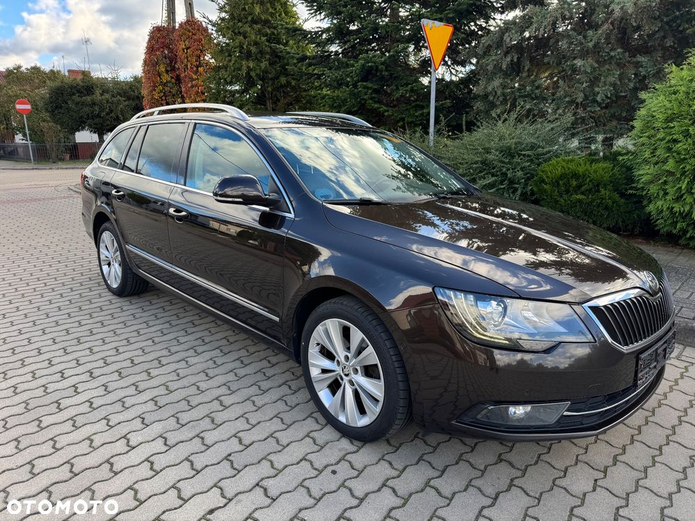 Skoda Superb 2.0 TDI 4x4 Elegance DSG - 2