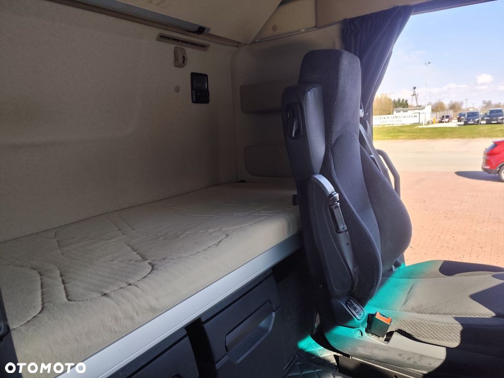 Mercedes-Benz Actros - 6