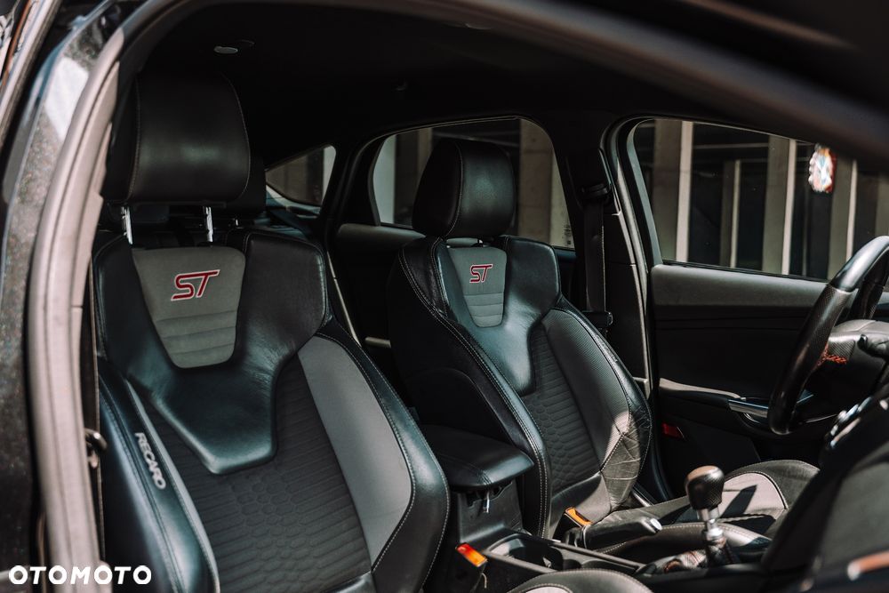 Ford Focus 2.0 EcoBoost ST mit Leder-Sport-Paket - 25