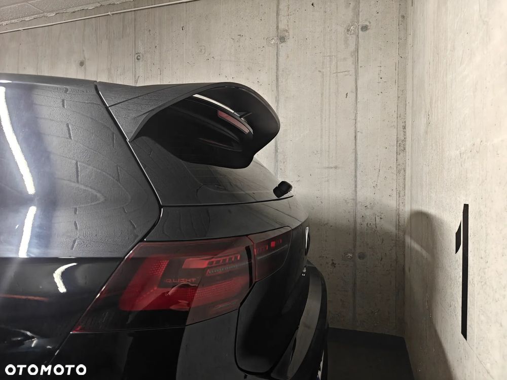 Volkswagen Golf - 31