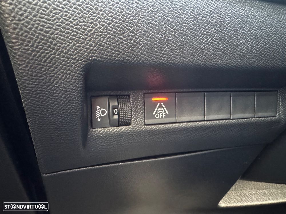 Peugeot 208 1.2 PureTech Allure Pack - 17