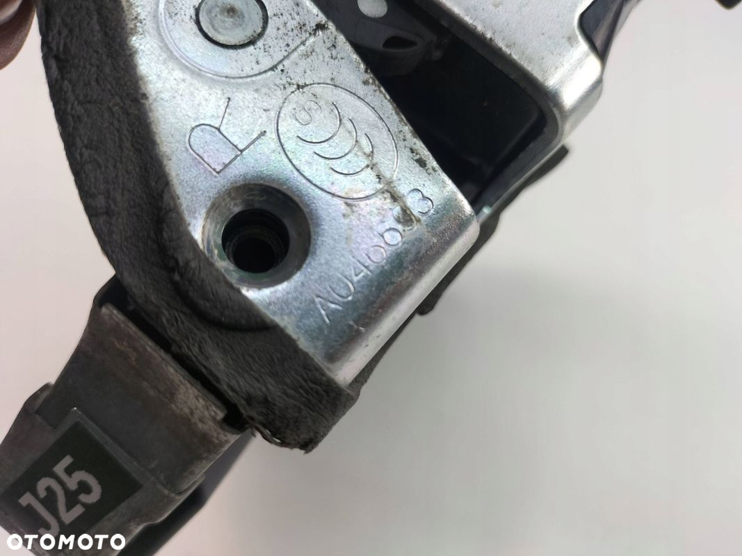 ZAMEK DRZWI TYLNYCH KLAMKA PRAWA STRONA TOYOTA AURIS E180 - 6