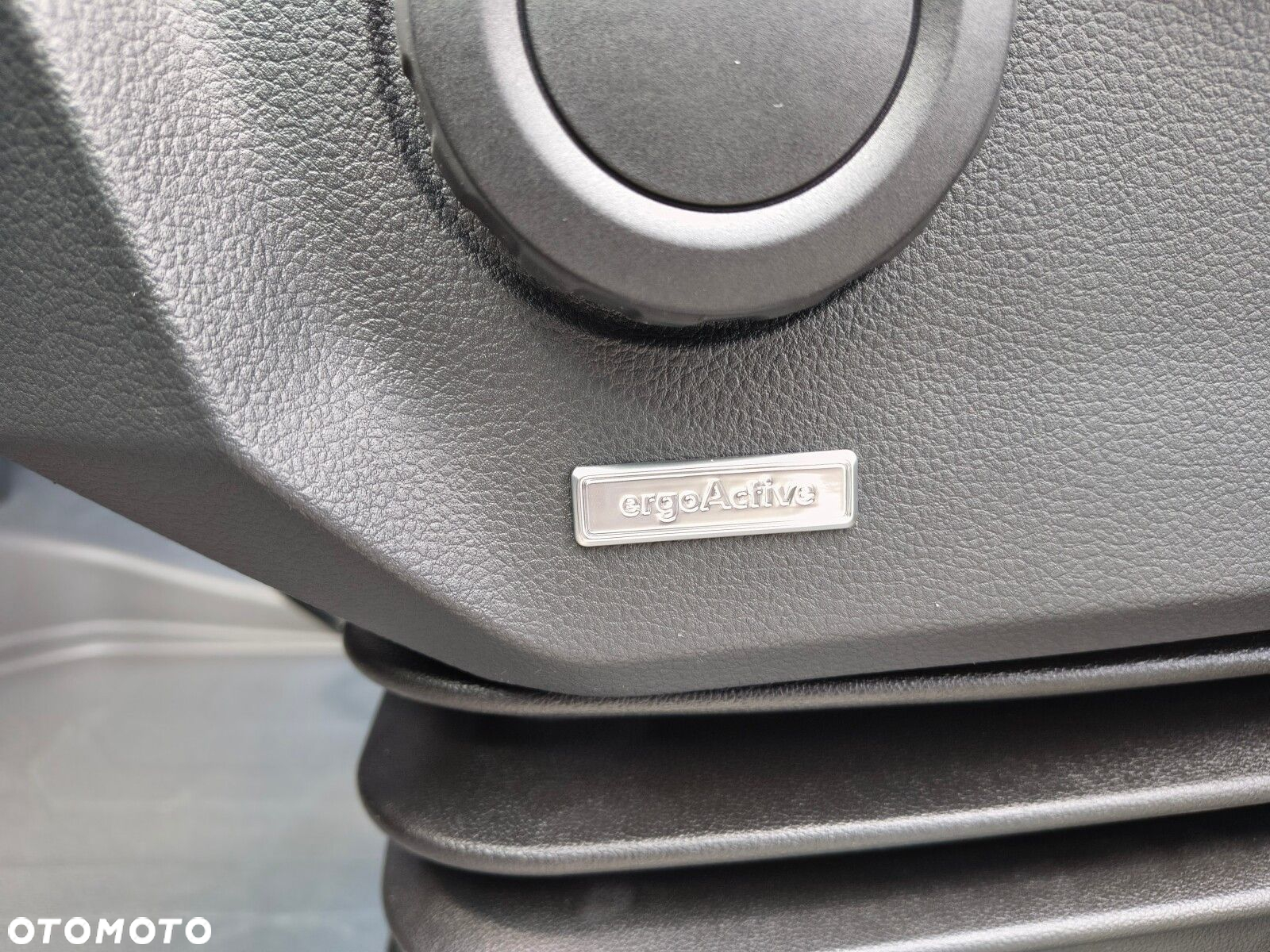 Volkswagen Crafter 35 2.0 TDI L4H3 4490 177KM AUTOMAT - 8