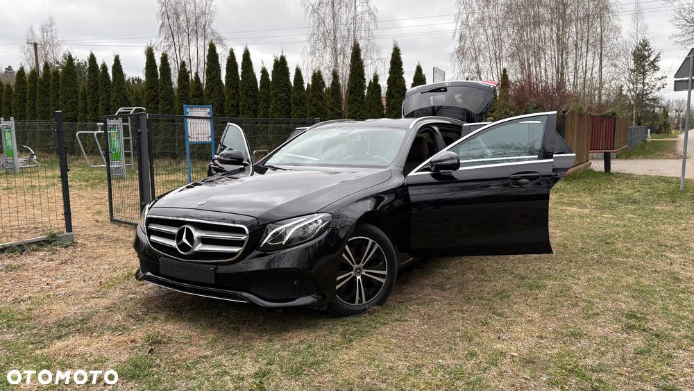 Mercedes-Benz Klasa E 220 d 4-Matic 9G-TRONIC - 13