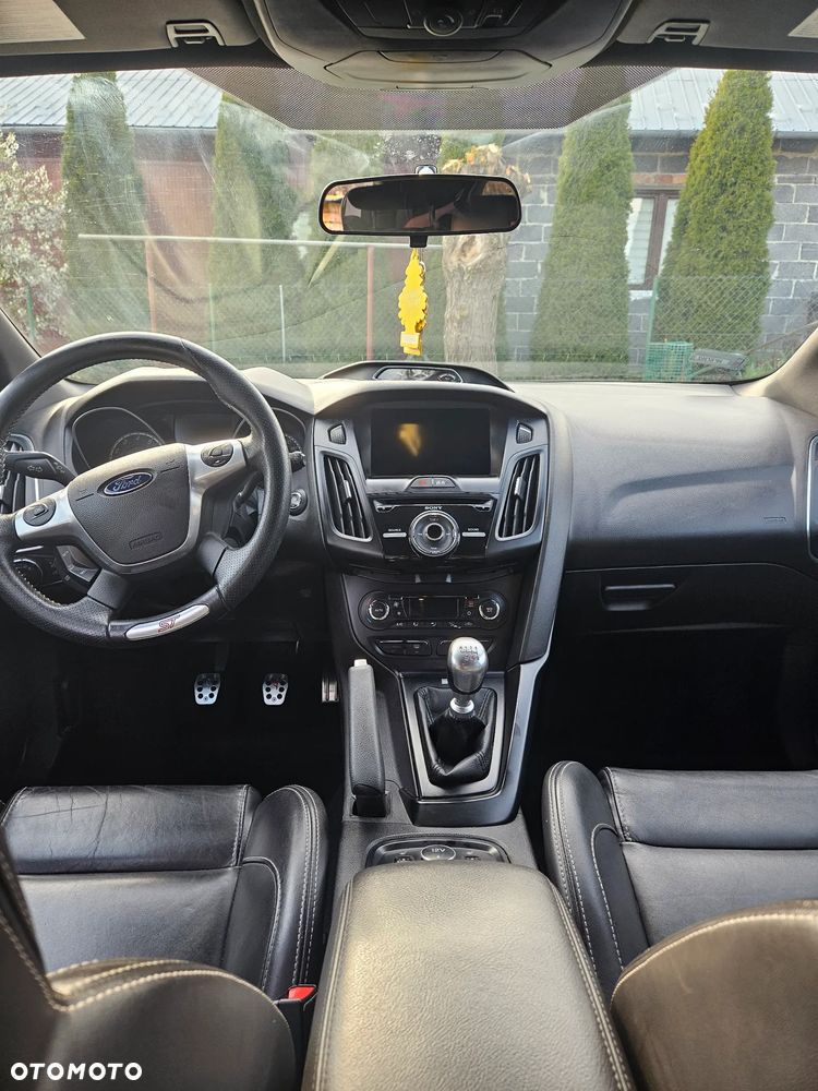 Ford Focus 2.0 EcoBoost ST - 10
