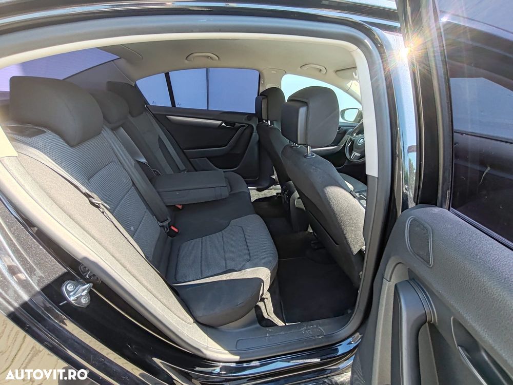 Volkswagen Passat 2.0 TDI Comfortline - 7