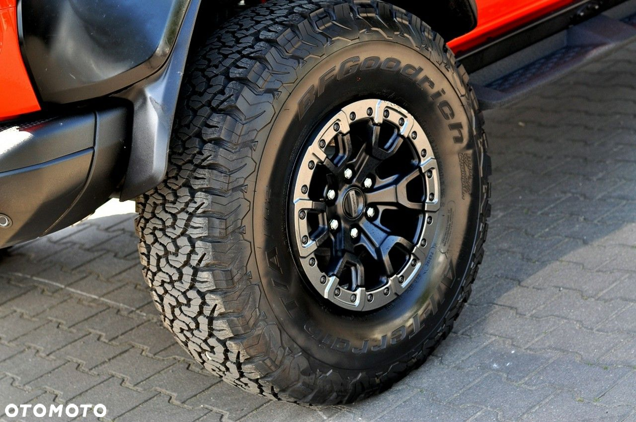Ford Bronco - 32