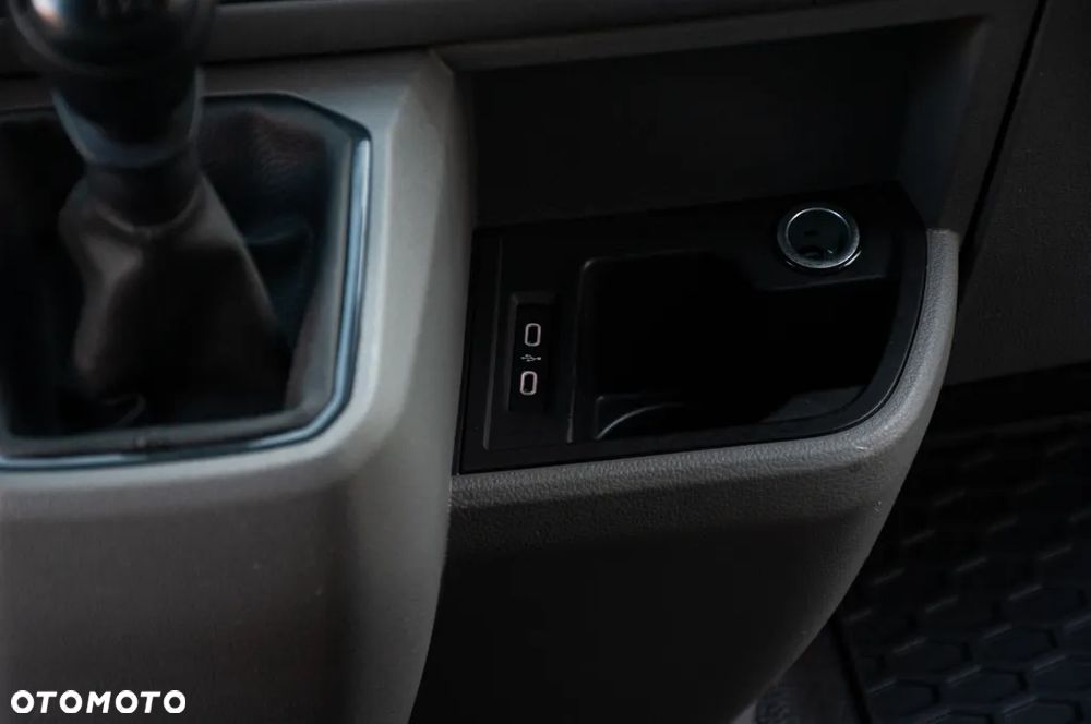 Volkswagen Caravelle 2.0 TDI L2 Trendline - 11