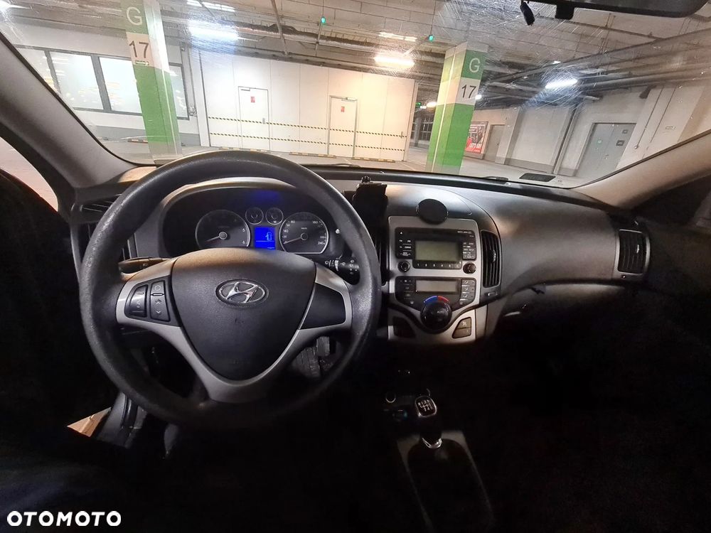 Hyundai i30 1.6 CRDi Comfort EU5 - 9