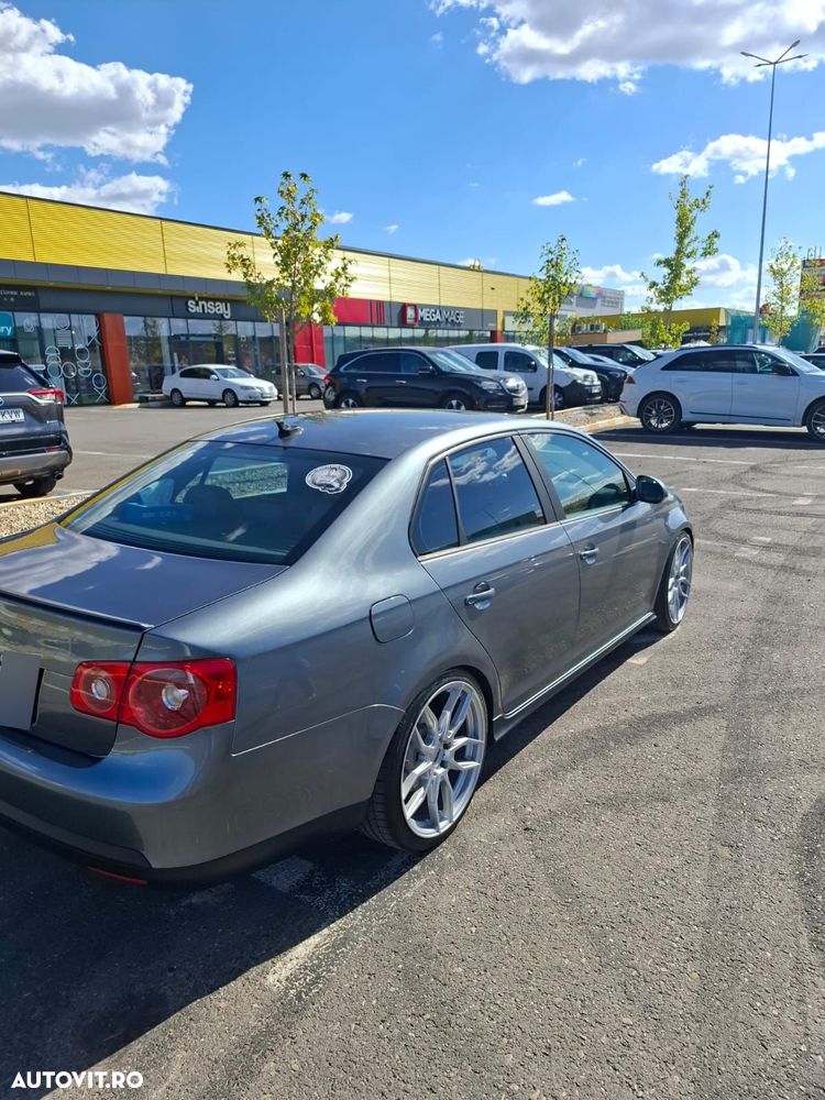 Volkswagen Jetta 2.0 Turbo FSI Sportline - 13
