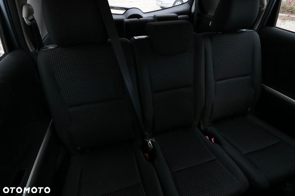 Toyota Corolla Verso - 14