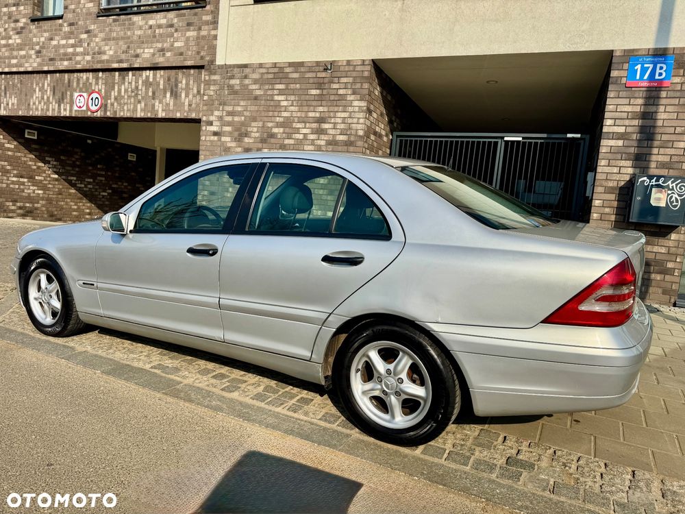 Mercedes-Benz Klasa C 220 CDI Classic - 4