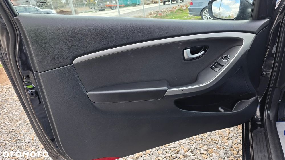 Hyundai i30 1.4 Fifa World Cup Edition - 17