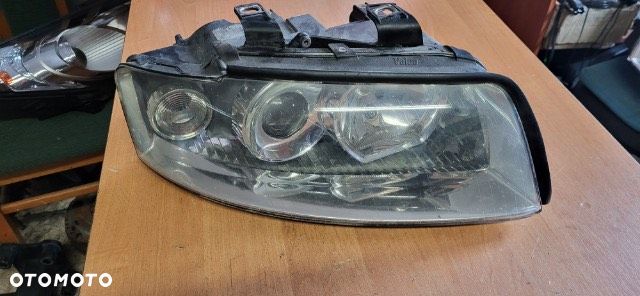 Lampa przednia prawa 8E0941004F Audi A4 B6 2001 2002 2003 2004 - 1