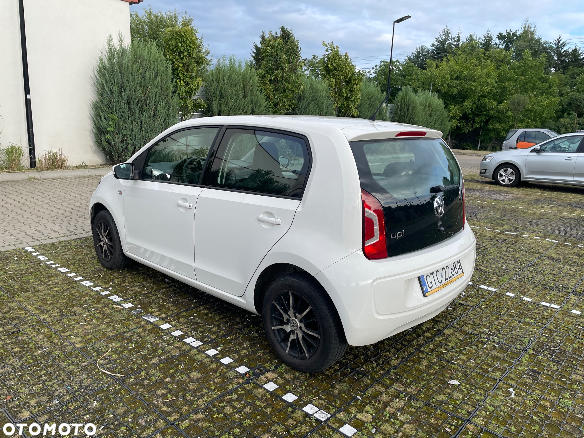 Volkswagen up! 1.0 beats - 8