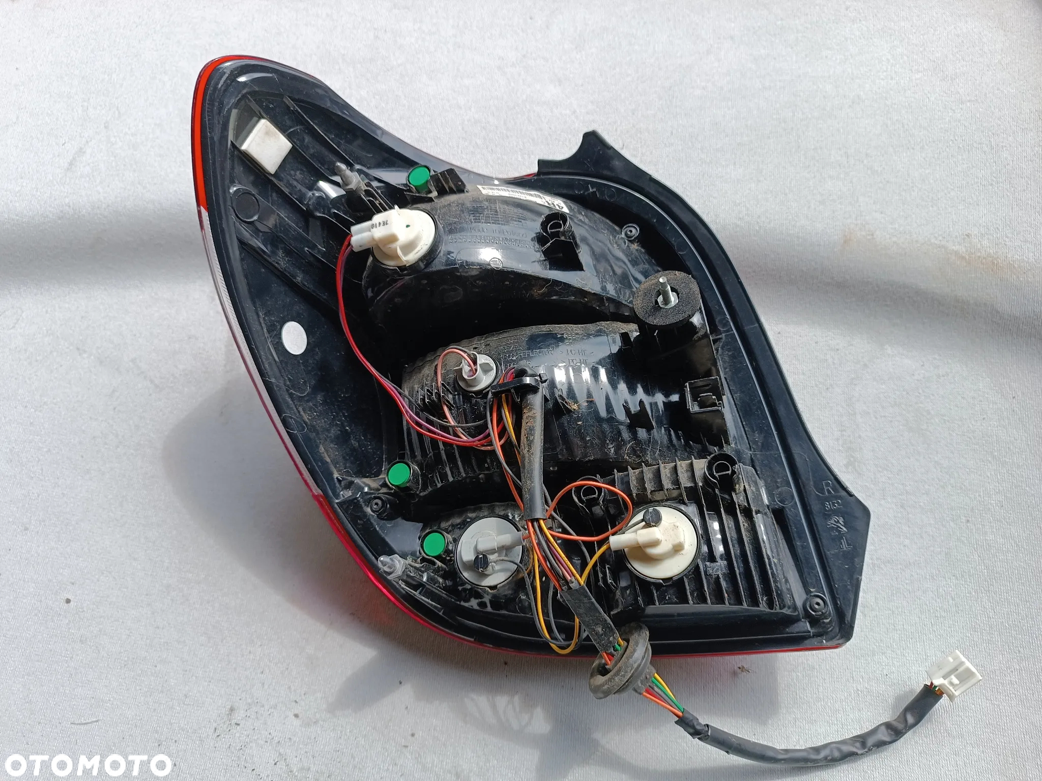 LAMPA TYŁ TYLNA PRAWA 81550-0H132  PEUGEOT 108 - 4
