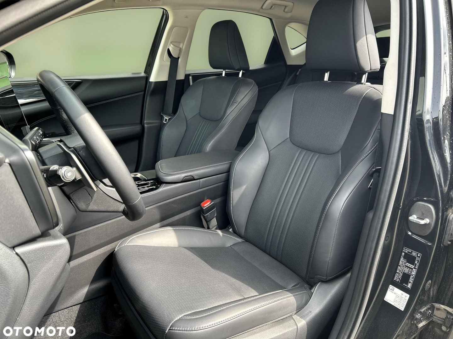 Lexus NX - 14