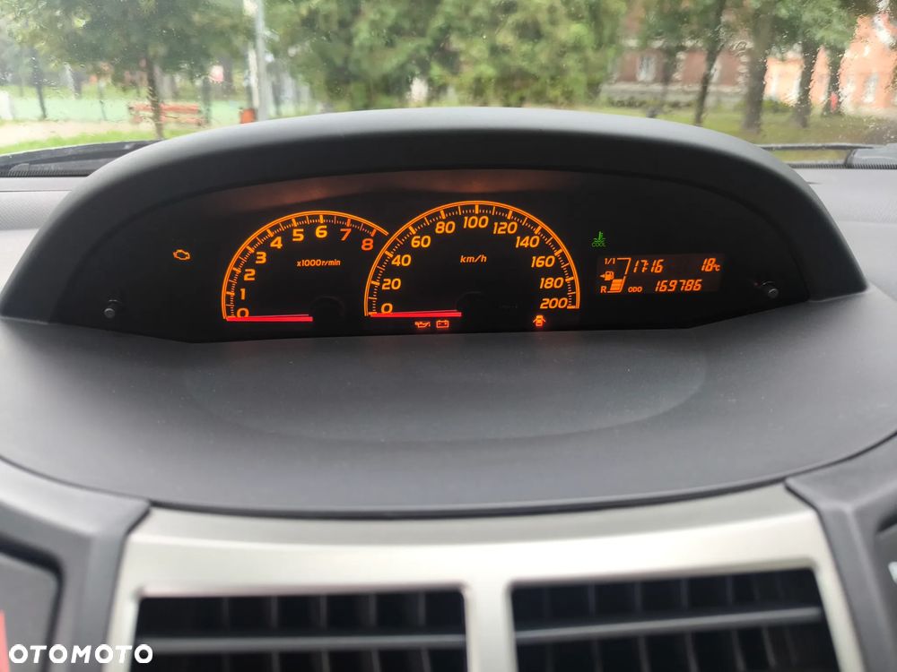 Toyota Yaris 1.33 Prestige - 10