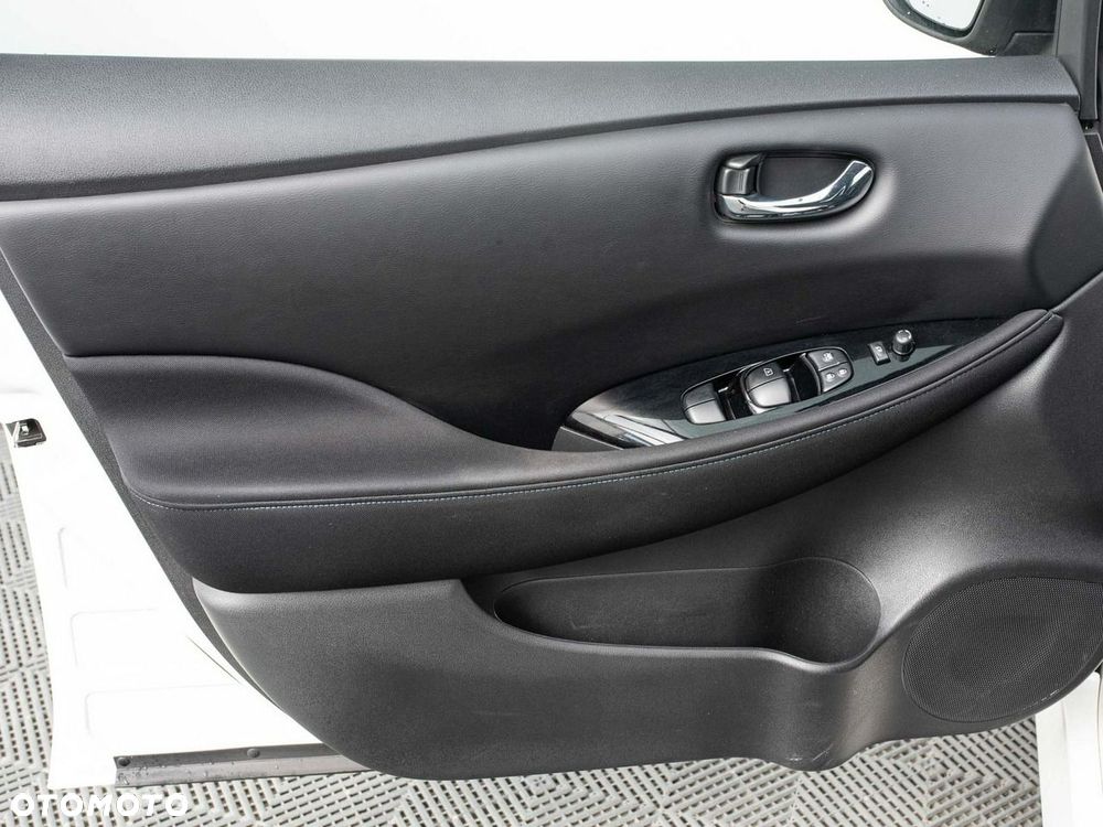 Nissan Leaf 40kWh N-Connecta - 10