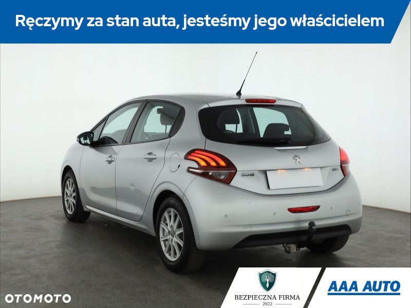 Peugeot 208 - 6