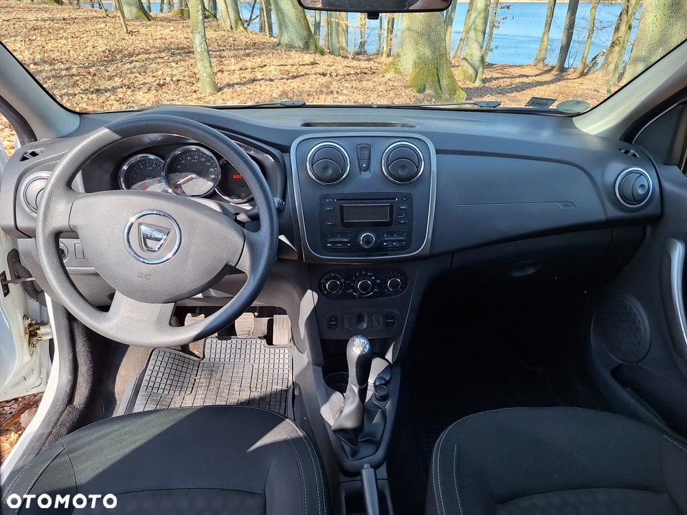 Dacia Logan 1.2 16V 75 Laureate - 9