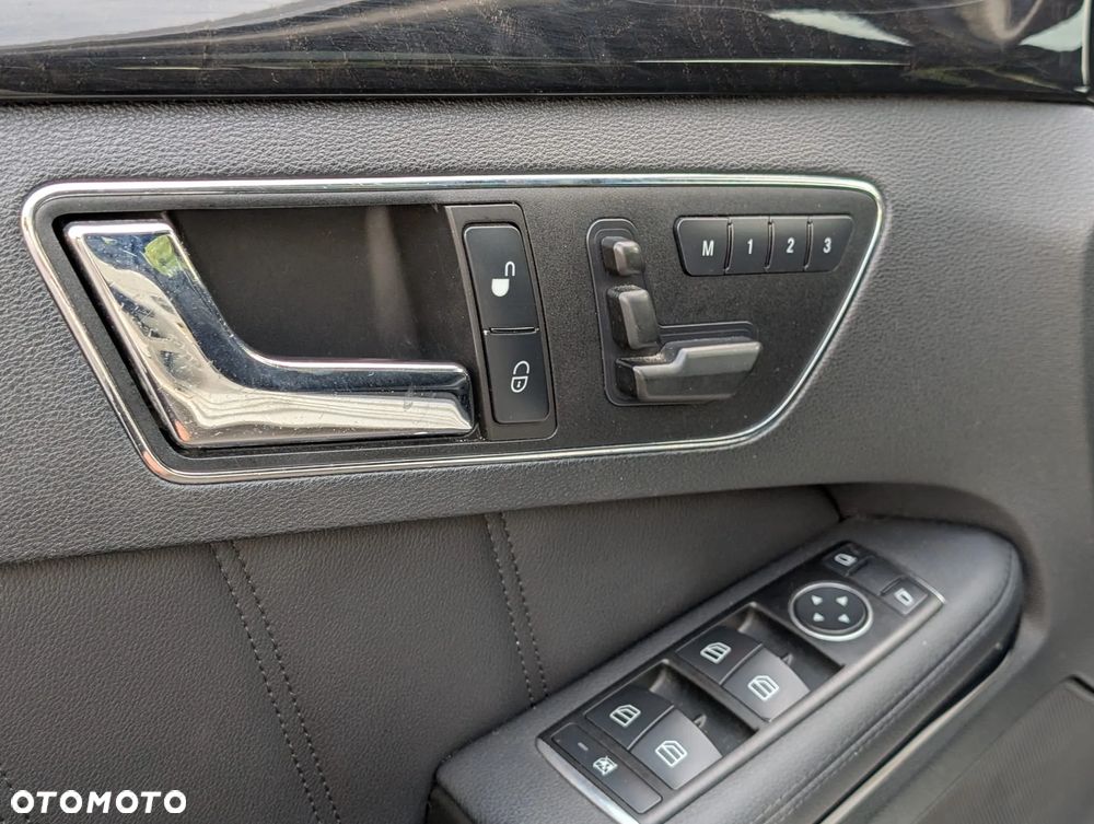 Mercedes-Benz Klasa E 500 7G-TRONIC Avantgarde - 21