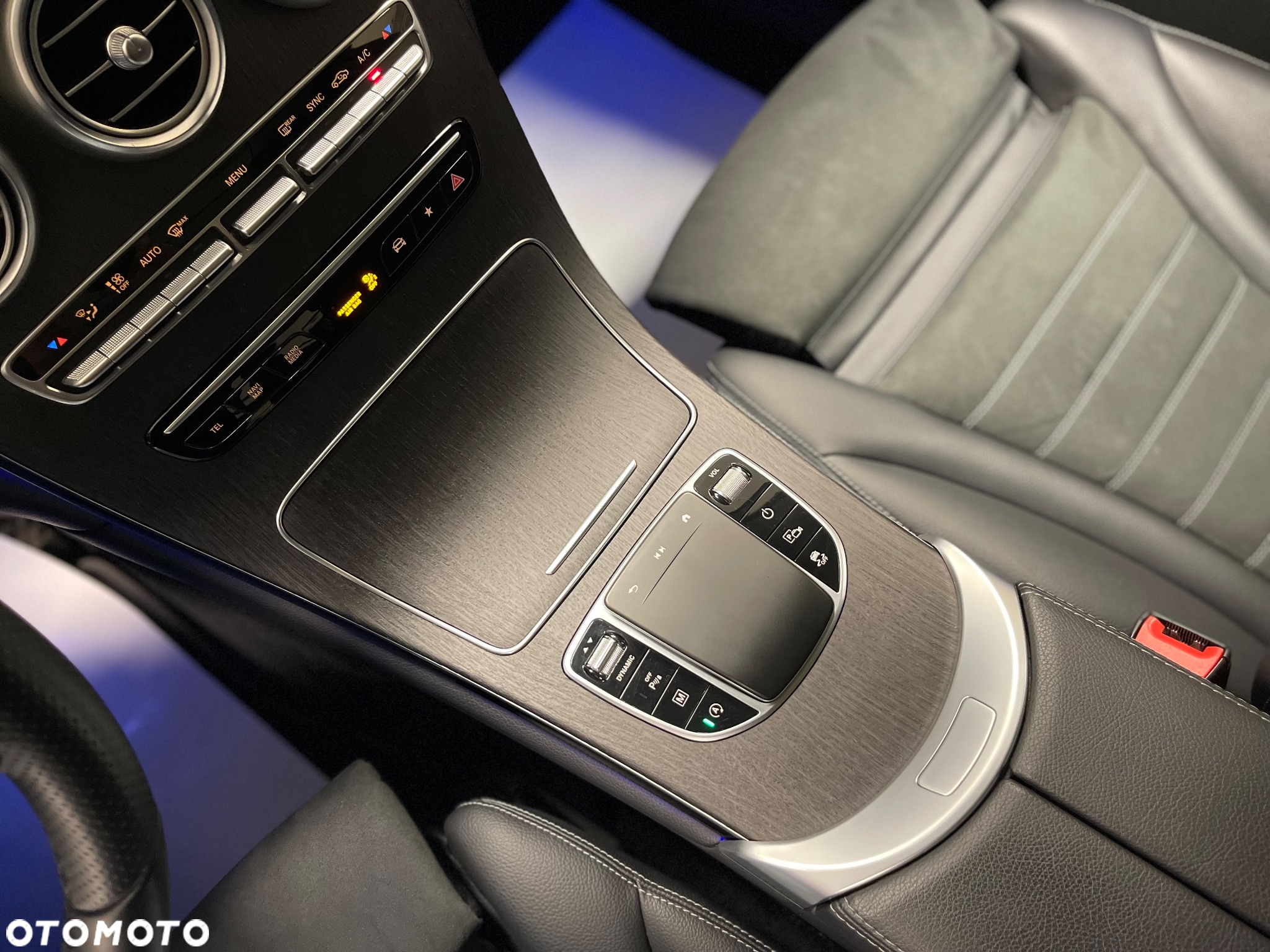 Mercedes-Benz GLC 300 d 4-Matic - 23