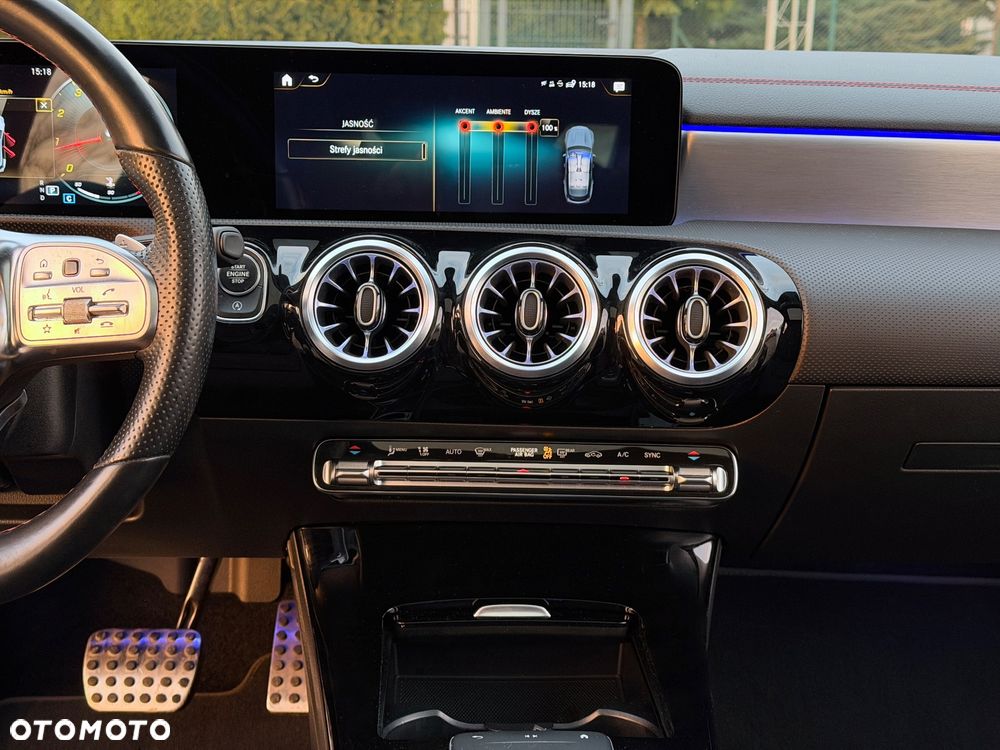 Mercedes-Benz CLA 200 7G-DCT AMG Line - 25