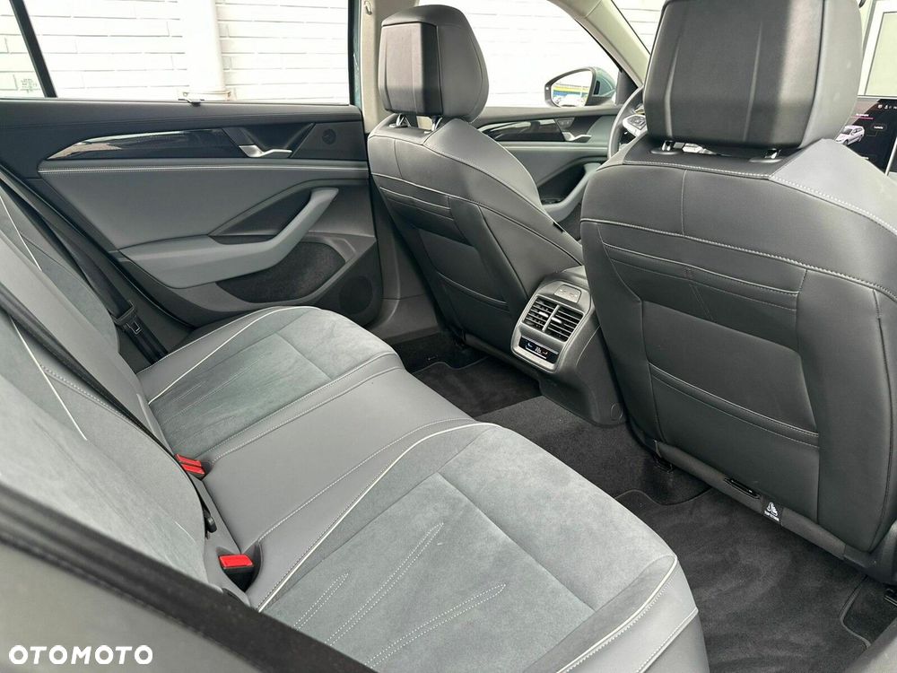 Volkswagen Passat - 18