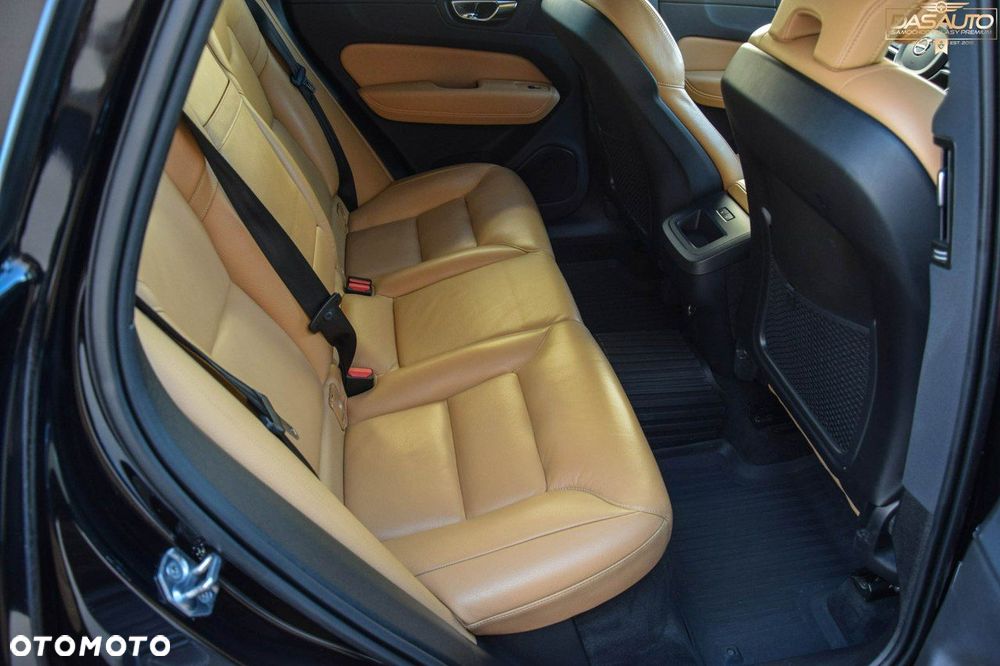 Volvo XC 60 B4 D AWD Geartronic Inscription - 32