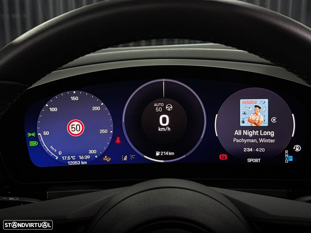 Porsche Macan Electric 4 - 19