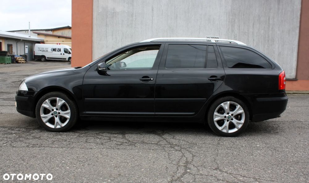 Skoda Octavia Combi 2.0 TDI DSG Laurin & Klement - 6