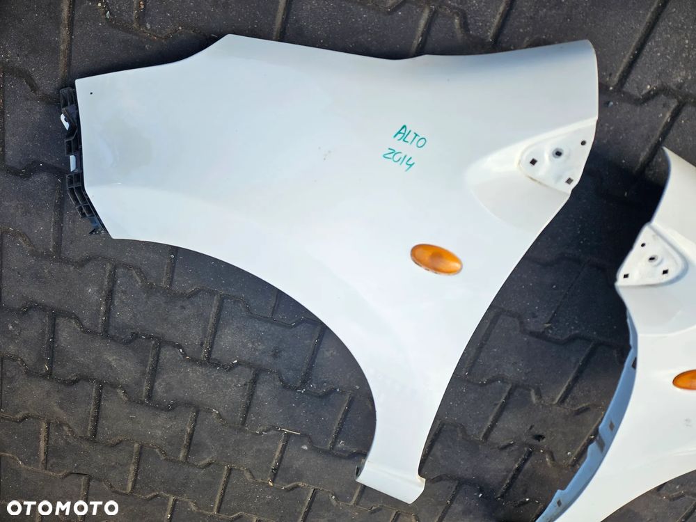 Suzuki Alto 2014r Błotnik przód przedni prawy lewy - 3