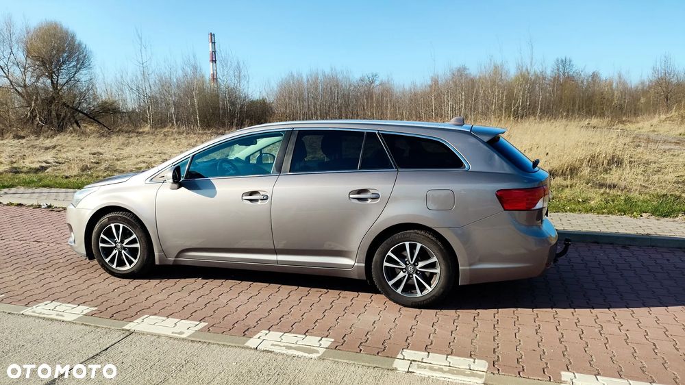 Toyota Avensis 2.0 D-4D Edition (2014) - 18